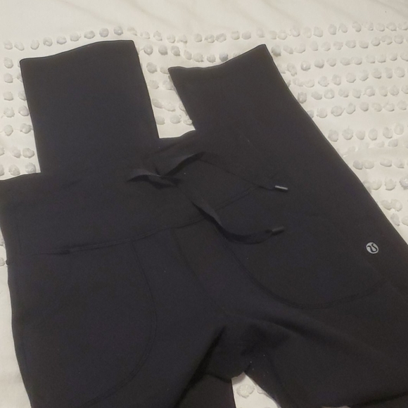 Lululemon - Picture 3 of 4